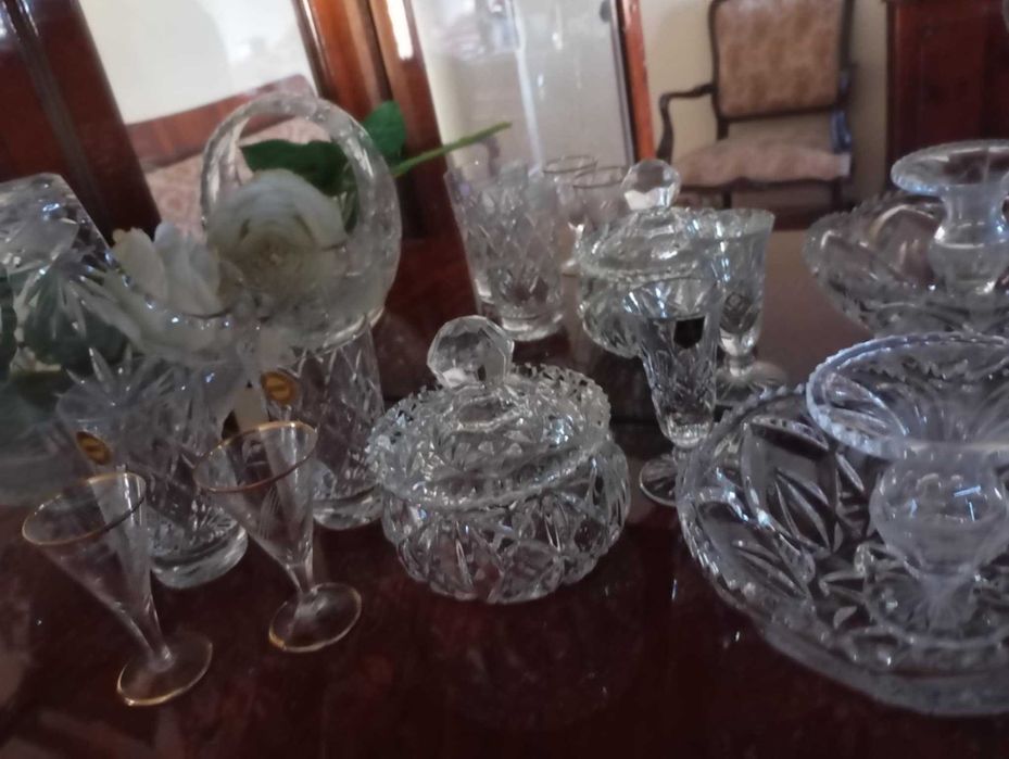 Bibelouri portelan si cristaluri din vitrina noastra 3