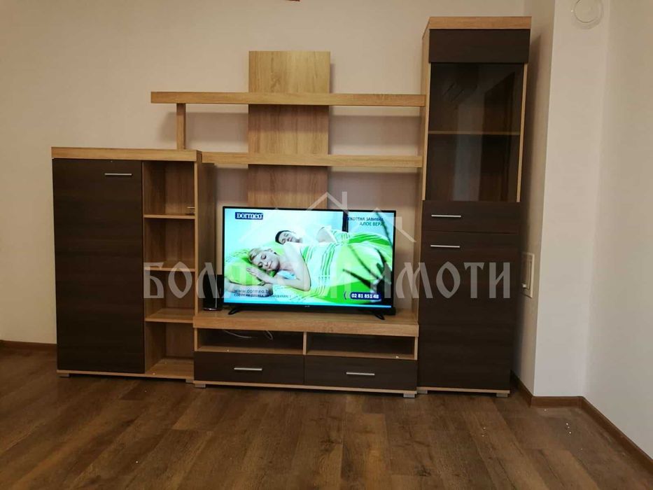 Дава се под наем Двустаен апартамент в Велико Търново, Център - 70 кв.м за 332 € - Снимка #2