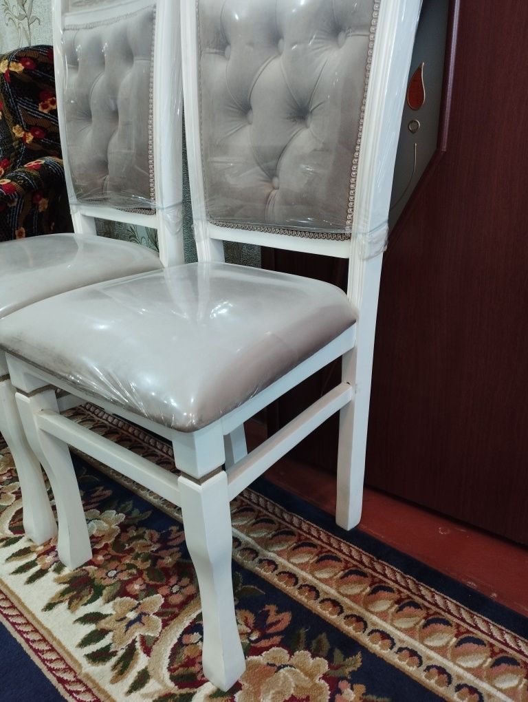 Стол для гостиной и 12 стульев/ Мехмонхона учун стол ва 12 стул