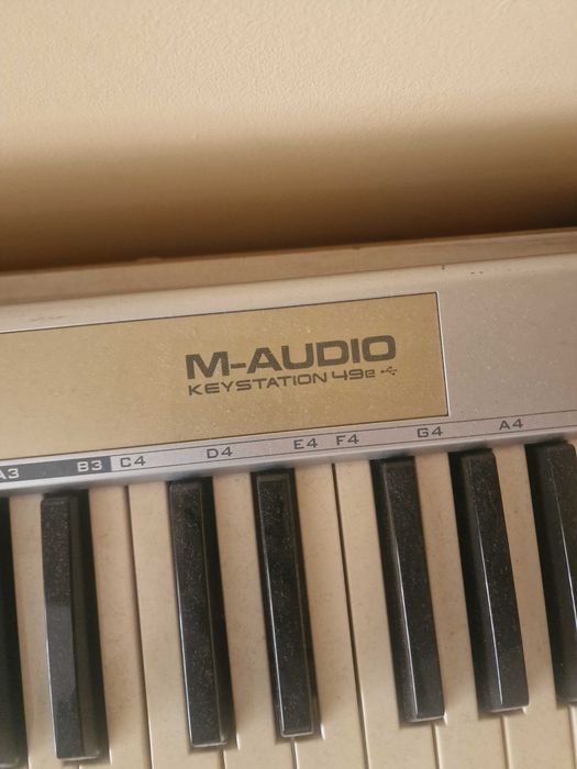 M-Audio Keystation 49e MIDI контролер