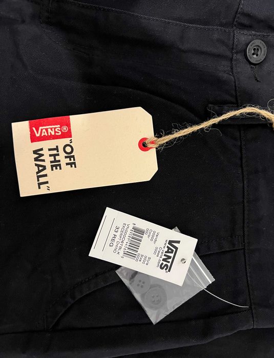 Чисто нов изцяло черен панаталон Vans Off The Wall (размер 33)