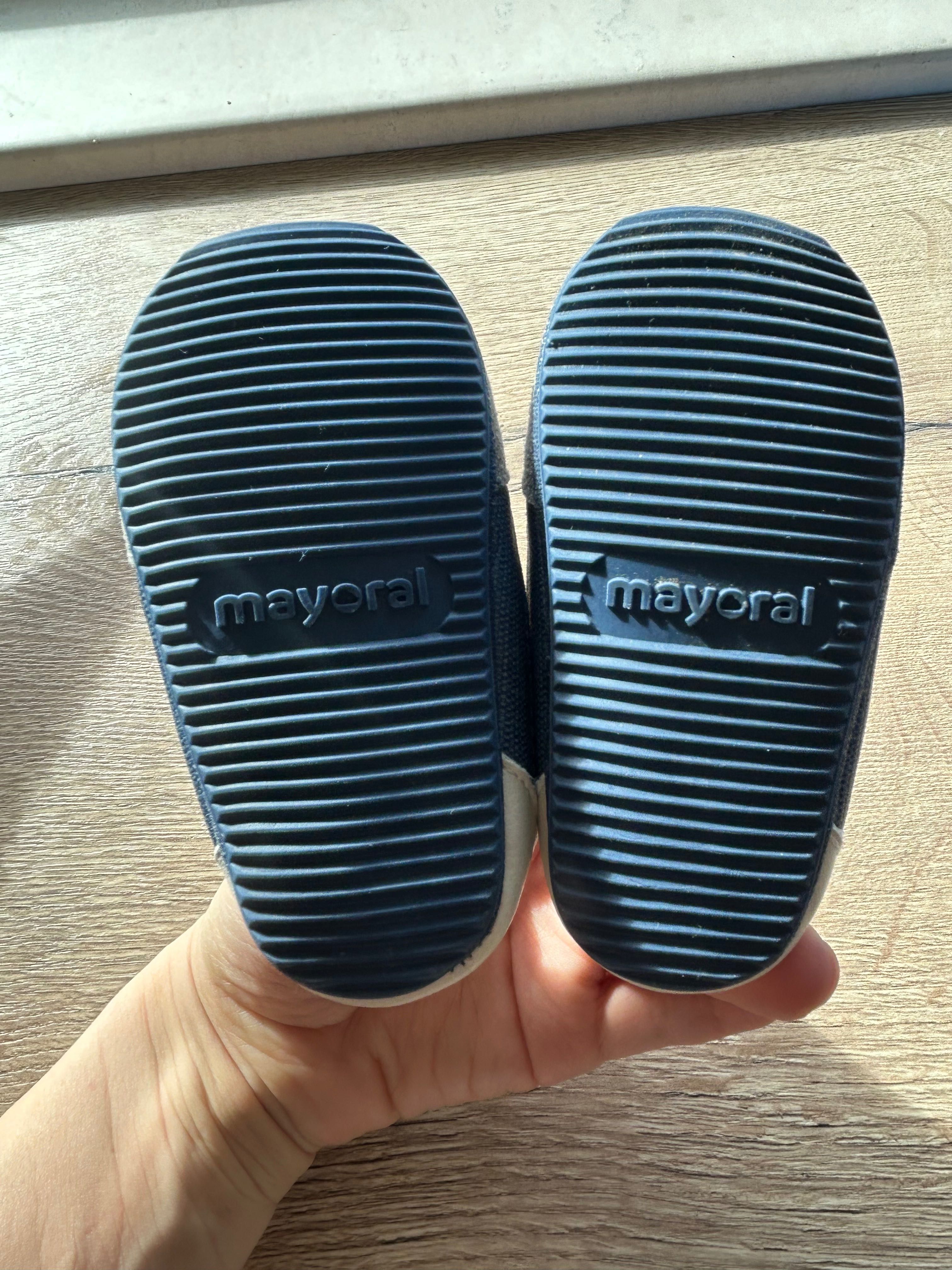Бебешки буйки mayoral