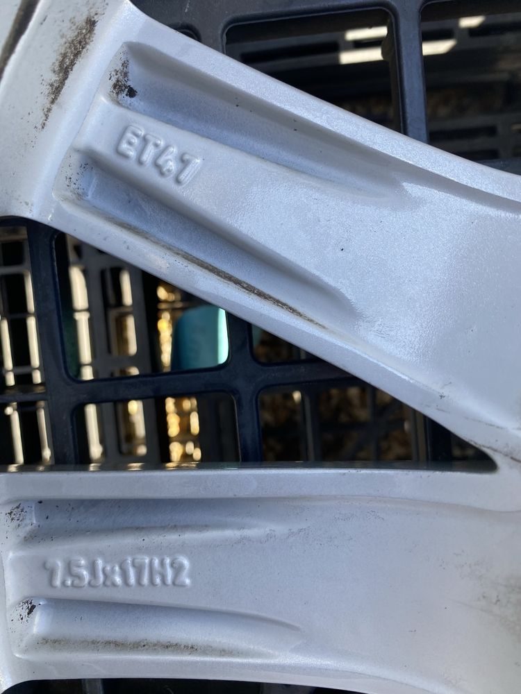 17  цола 5 х 112 мм Фолксваген Пасат , Голф , Туаран , VW