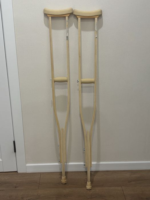 Деревянные костыли хорошие почти не использовались