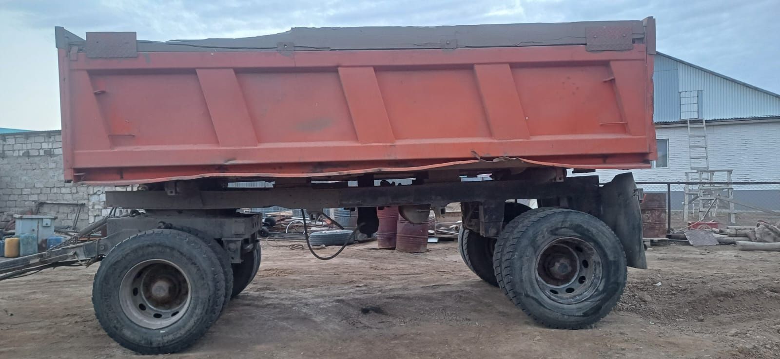 Грузовой прицеп сатылады.