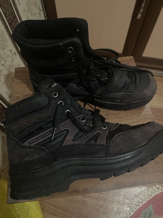 Кроссовки теплые 43 р.