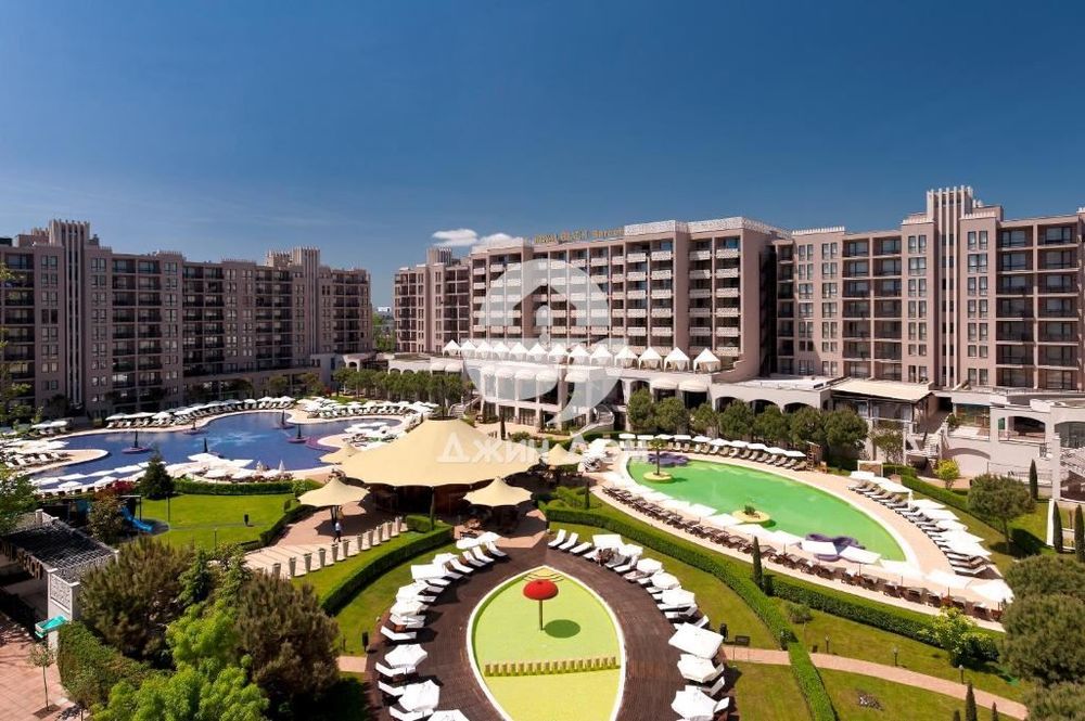 Продава се Двустаен апартамент в к.к. Слънчев бряг - 70 кв.м за 1144 €/кв.м - Снимка #1