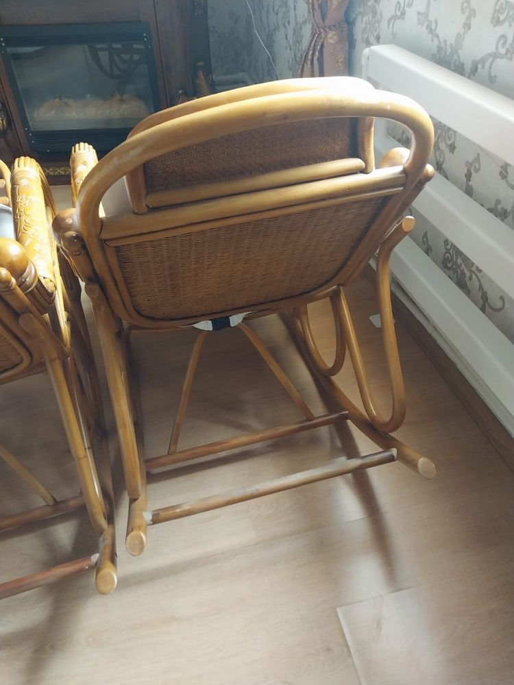Продам ротанговые стулья