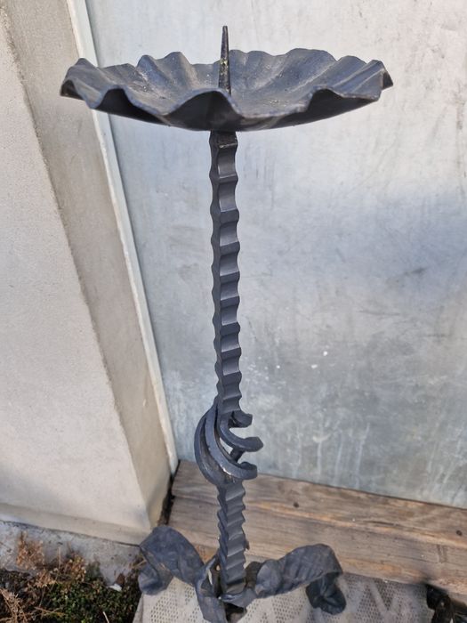 Vând 2 sfetnice mari din fier forjat