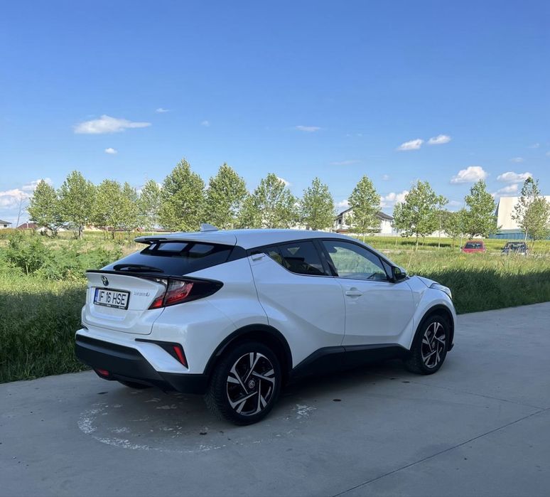 Toyota C-HR Hybrid 1.8 Facelift 2022 | Alb perlat | Full dotari