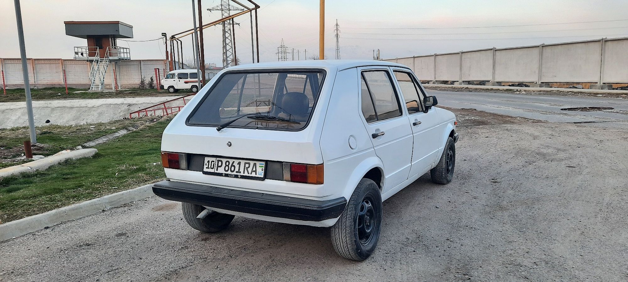 Volkswagen sotiladi dizil mator 100 ga 3-4 litir