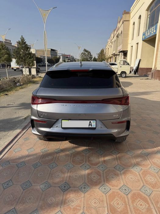 BYD E2 2024й 405км запас ход