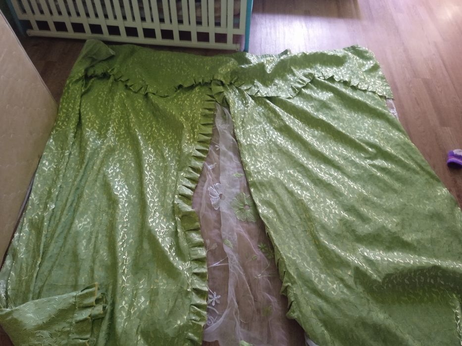 Продам шторку с тюлью