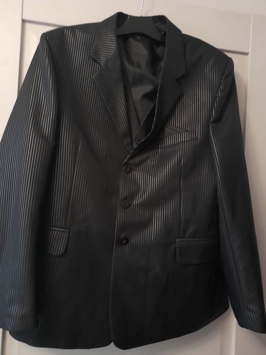 Costum bărbătesc mărimea 52