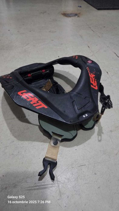 Protectie gat LEATT Neck Brace DBX 5.5