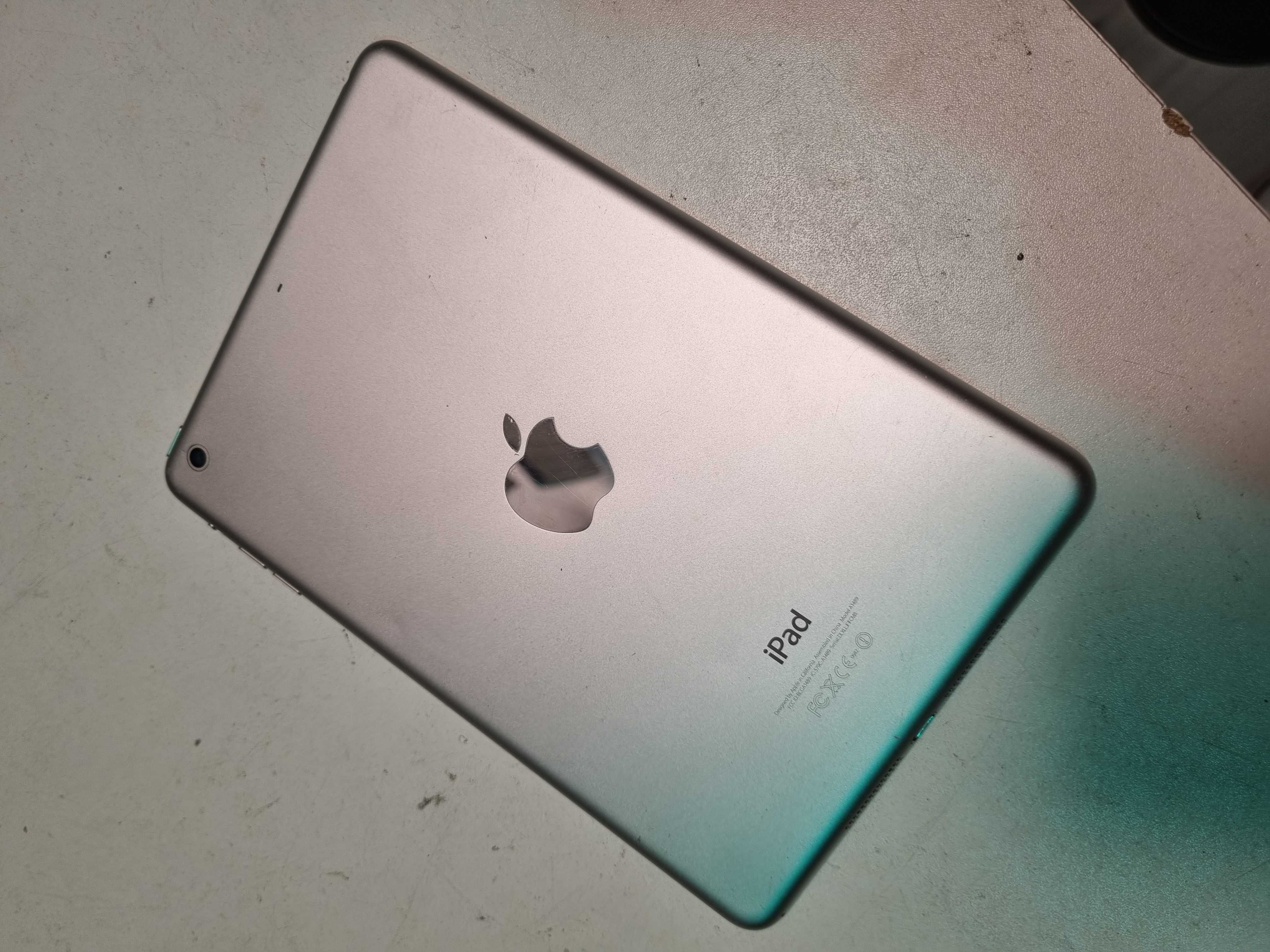Defect Tableta Apple Ipad mini 2 blocata