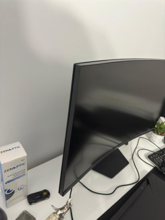 Monitor dell curbat s2721hgf 144 hz g sync freesync 27 inch