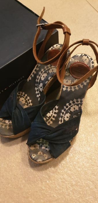 Sandale Tommy Hilfiger noi in cutie 38