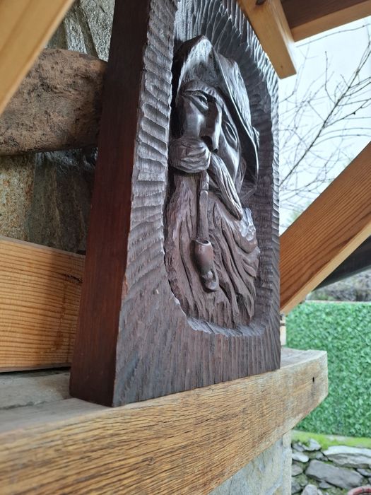 Дърворезба, масивен орех