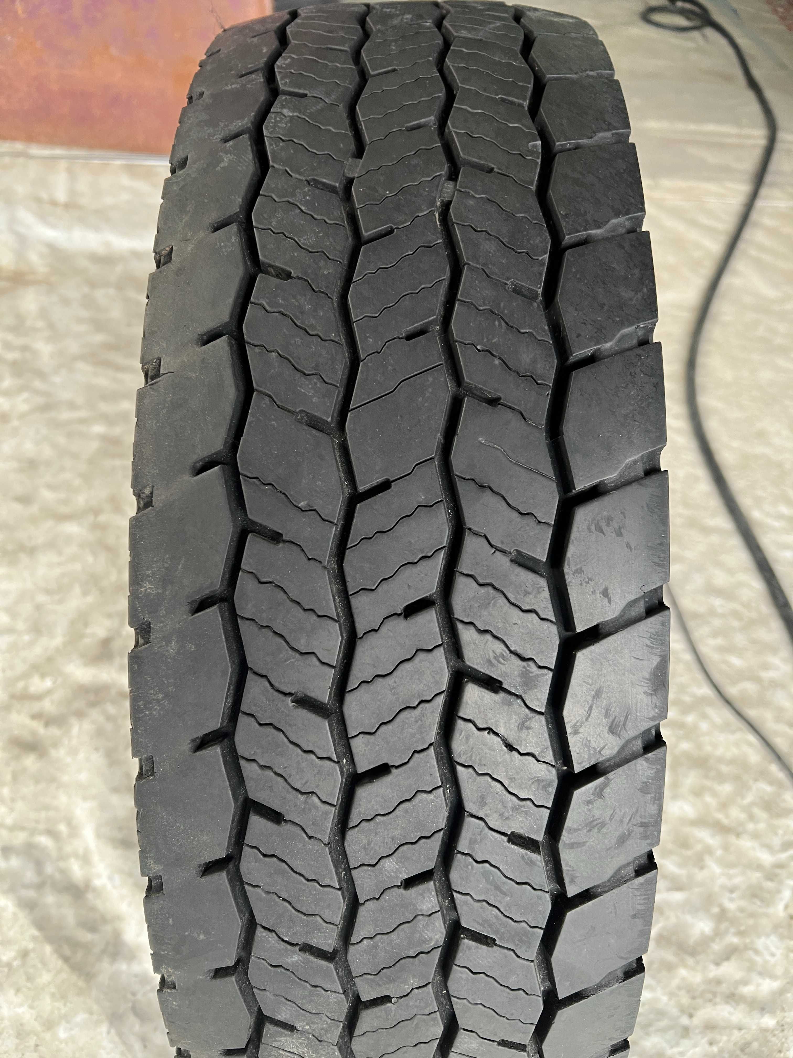 1 тежкотоварна гума 215/75R17.5 Hankook SmartFlex DH35 126/124M M+S