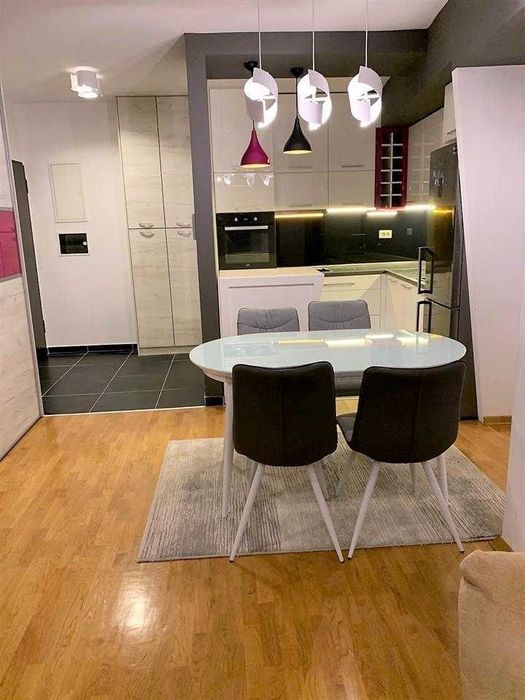 Дава се под наем Двустаен апартамент в Бургас, Славейков - 58 кв.м за 204 € - Снимка #1