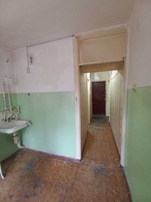 1 хоналик 1-этаж ойбек роддом Вика магазинни оркаси