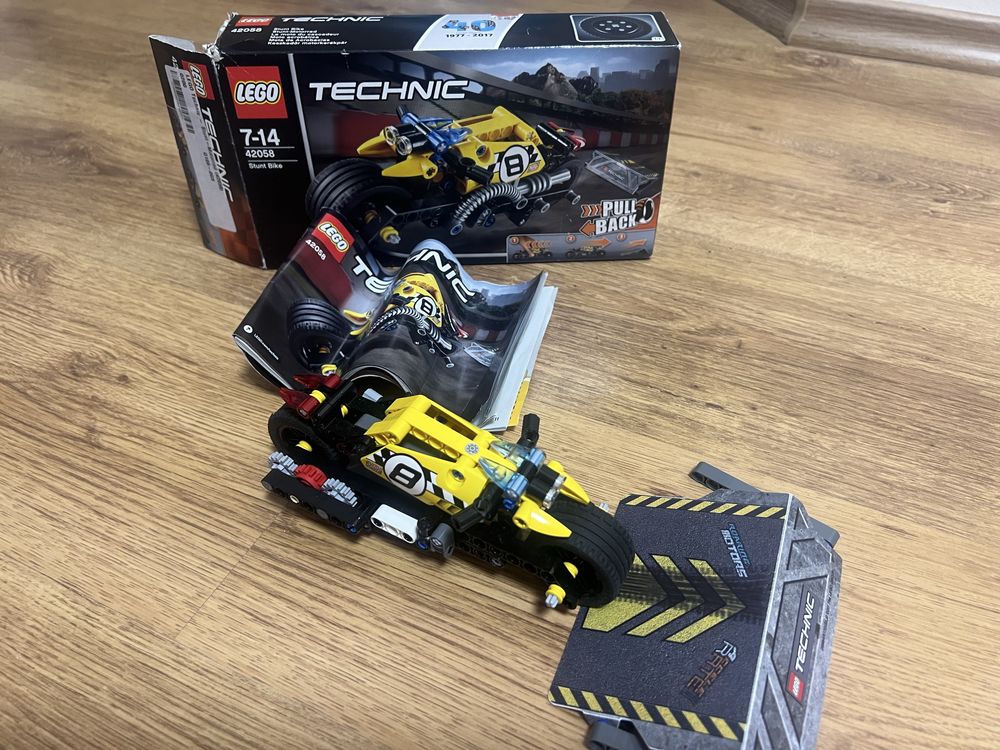 Конструктор LEGO Technic - Мотоциклет за каскади (42058)