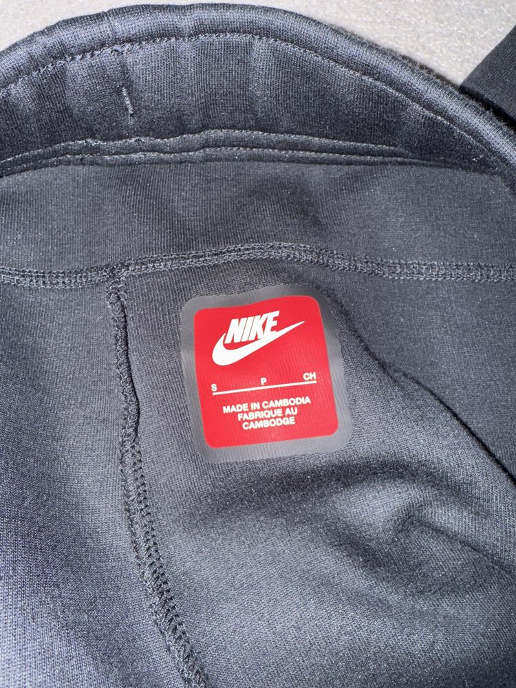 Nike tech fleece S
