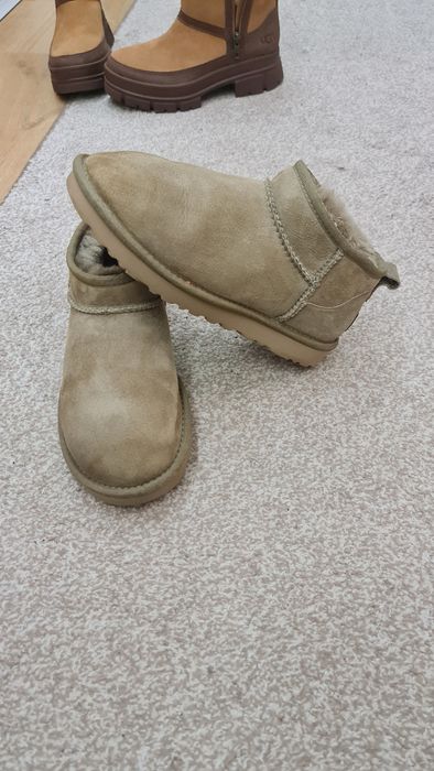 Ugg classic ultra mini 37