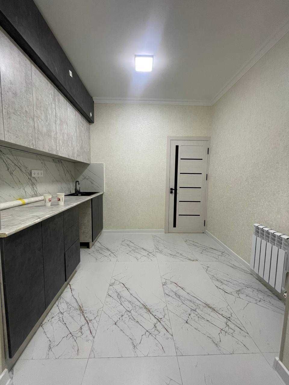 СРОЧНО !! Продается квартира в Яшнабаде 1/6/9 ( 42 кв/м ) Авиасозлар 1