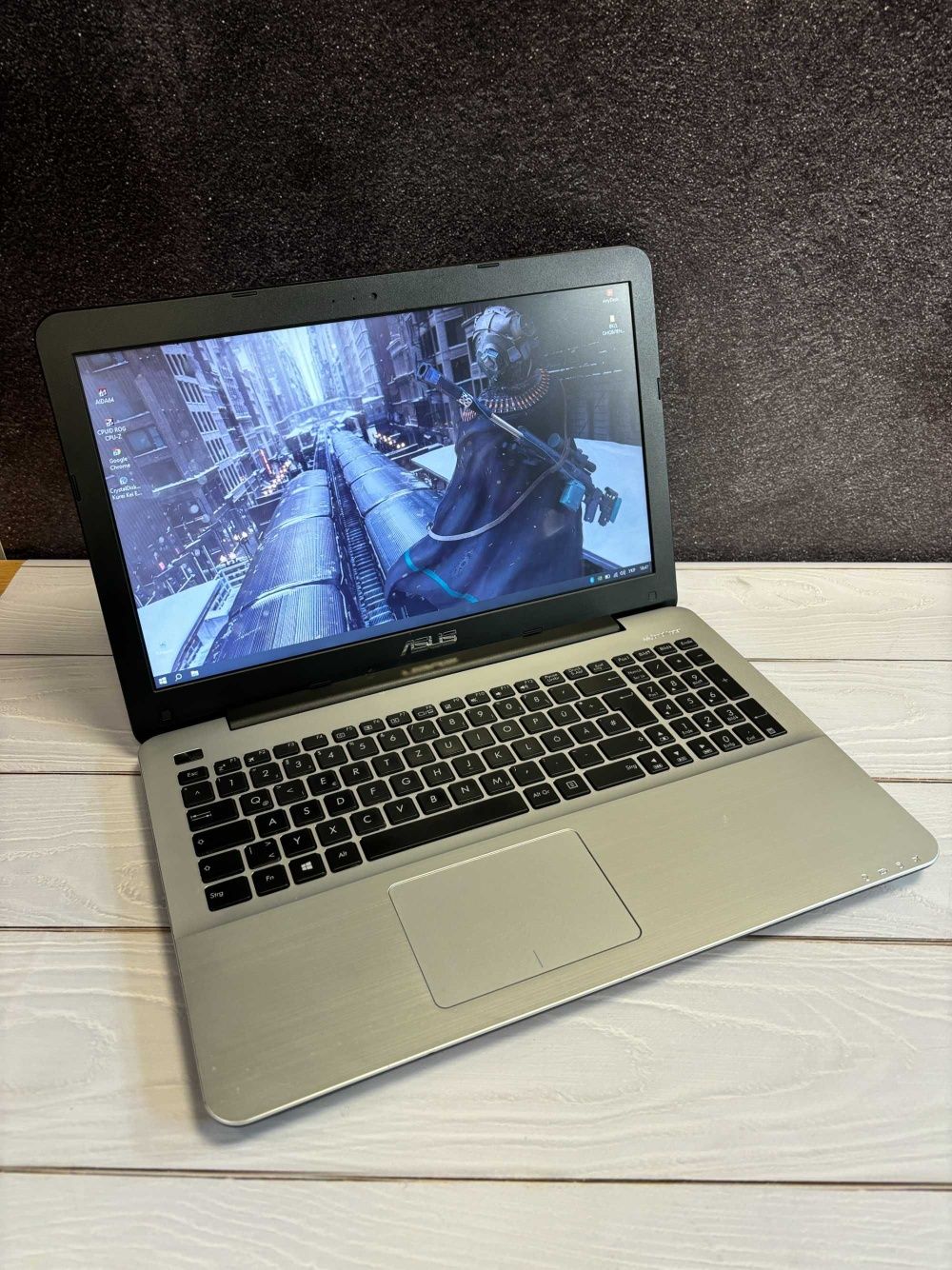 Laptop Gaming Asus X556UQ i7-6500U 8GB DDR4 Nvidia 940M SSD
