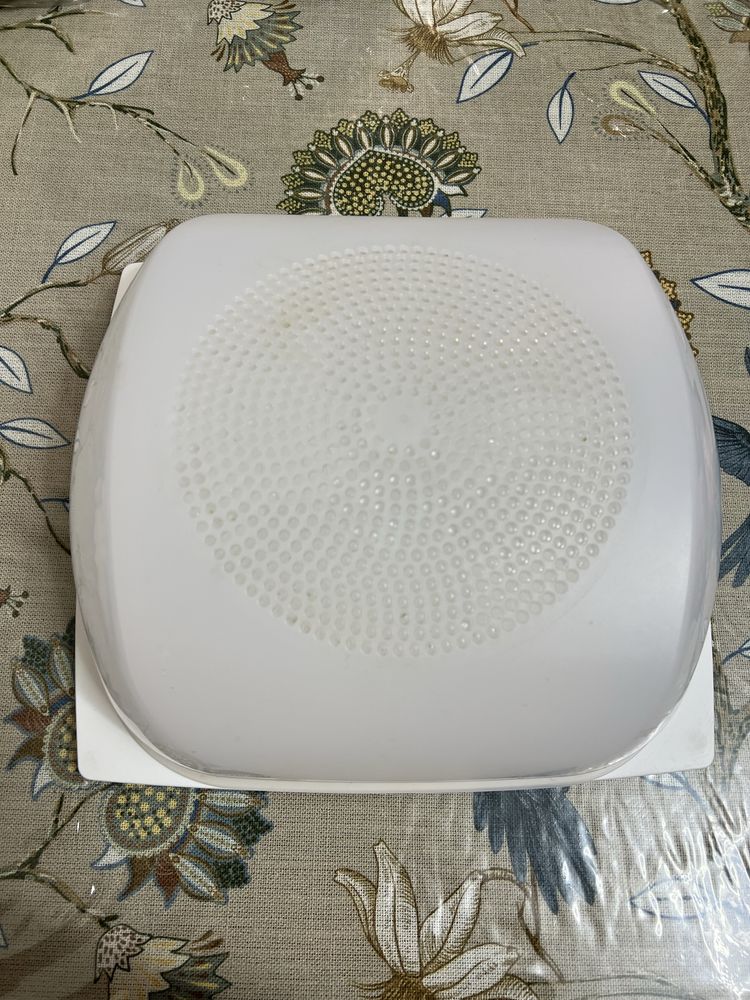 срочно продается Tupperware сырница кроха большого размера