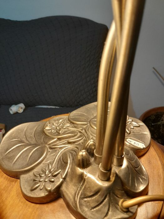 Lampa cu abajur din sticlă stil Tiffany