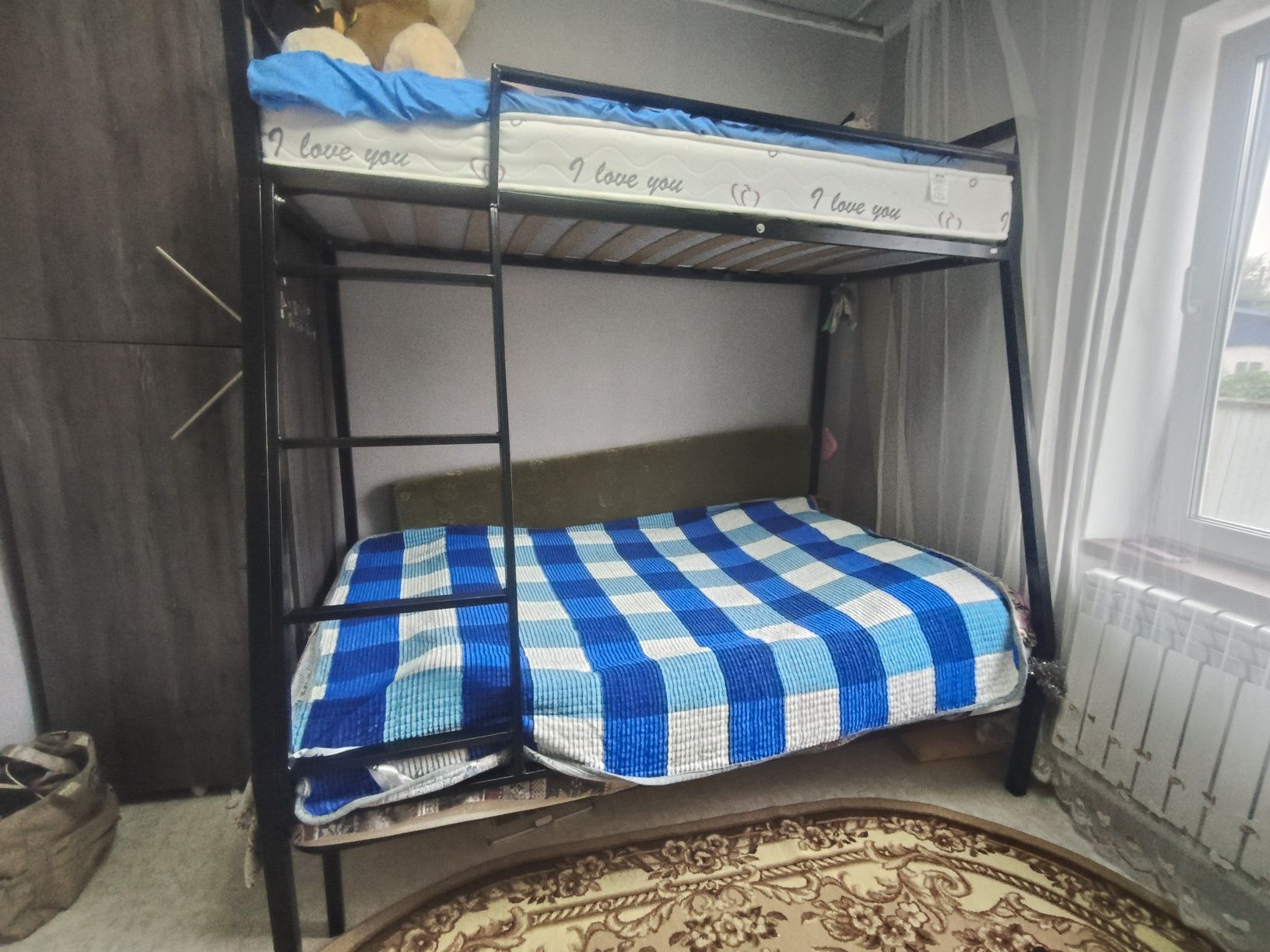 Продам двухъярусную кровать