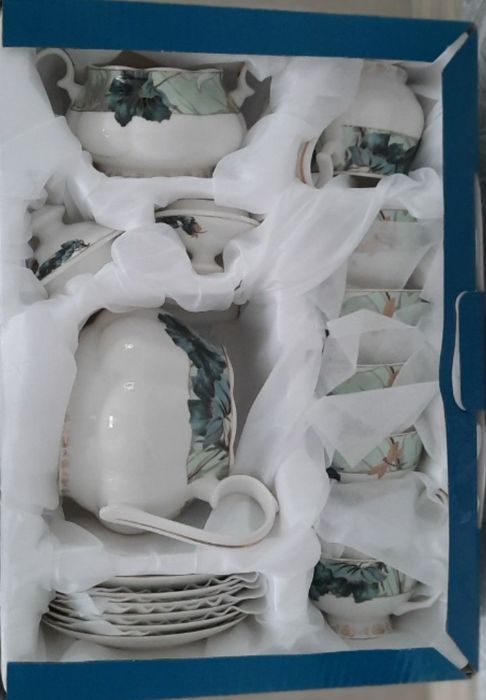 Фарфоровый чайный сервис