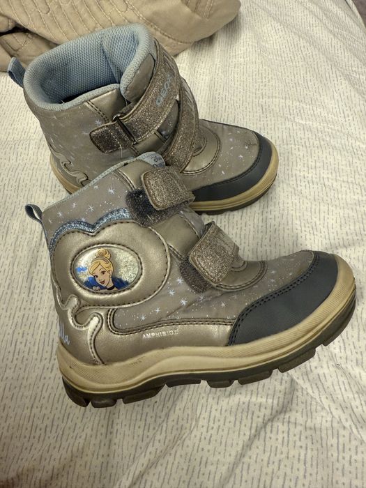 Продам зимние сапоги 28 размер geox