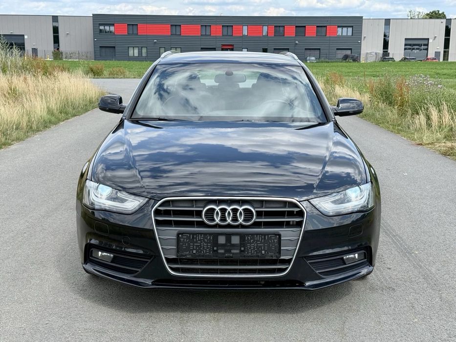 Audi A4 S-line  2.0 Diesel 143 CP  euro 5