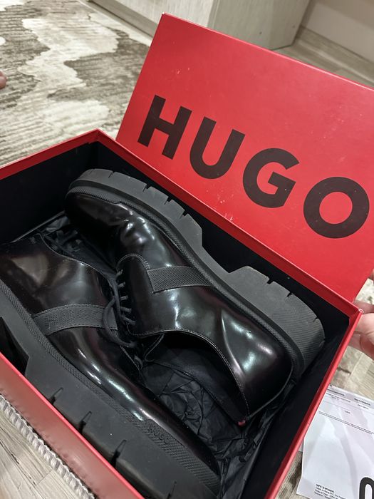 Официални мъжки обувки на HUGO