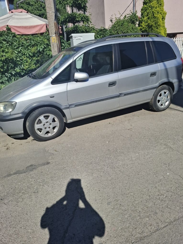 Опел Зафира 2001 г