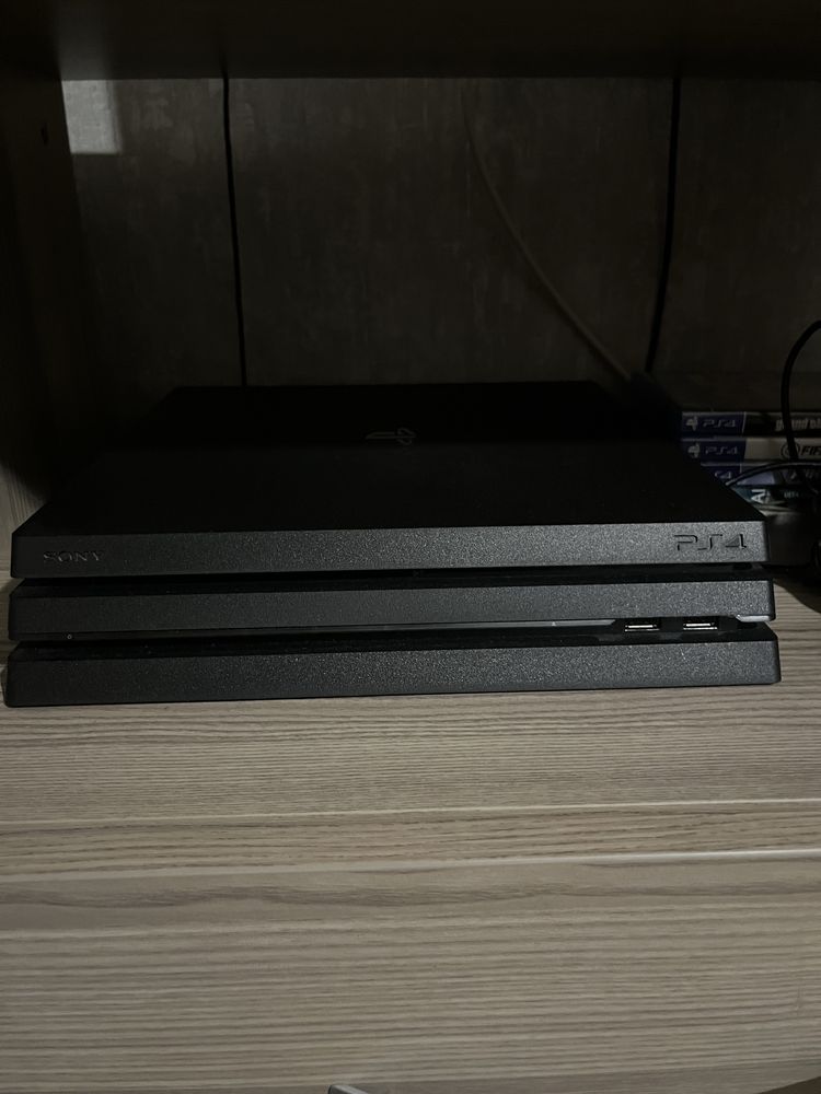 PS4 pro 1tb плодавам