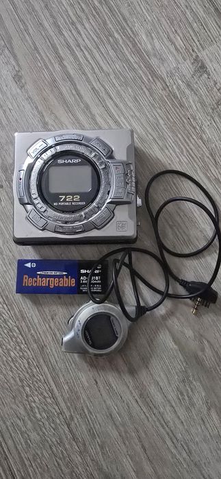 Sharp walkman MiniDisc Recorder Made in Japan + Telecomandă LCD