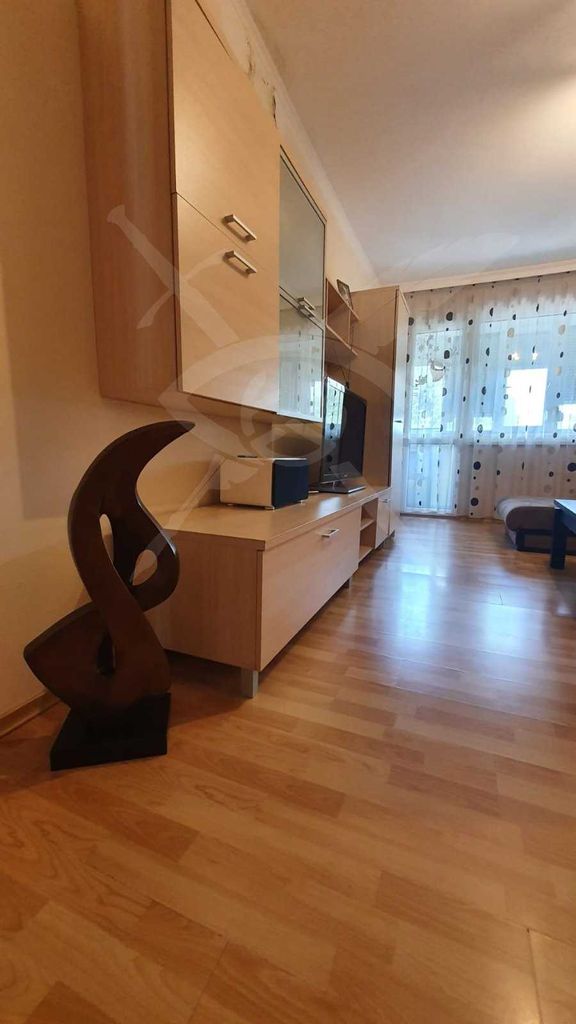 Продава се Двустаен апартамент в Пазарджик, Идеален център - 65 кв.м за 1077 €/кв.м - Снимка #1