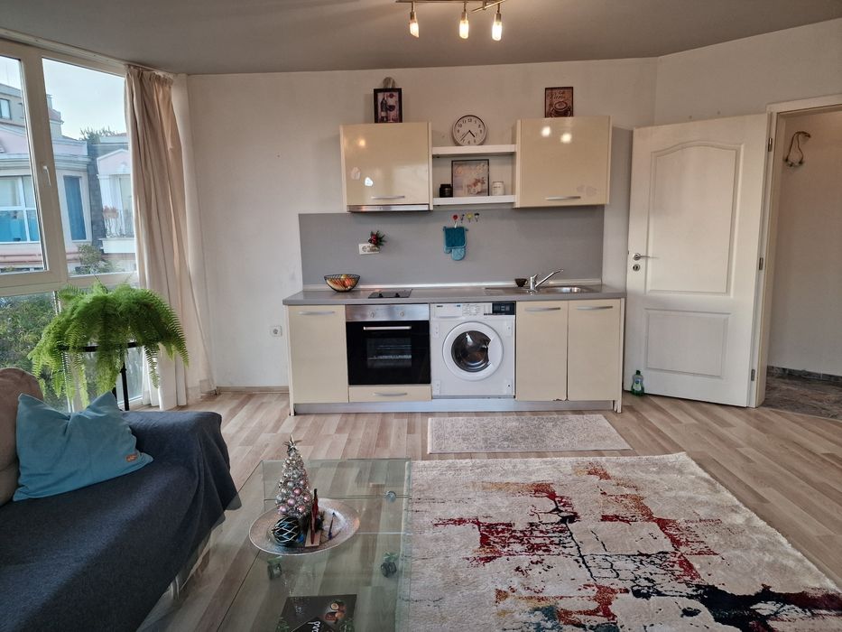 Продавам двустаен с парко място в Евксиноград,собственик