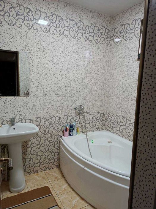 Учқаҳрамон постдан 1 км  1 km 4 sotix + 2 sotix zaxvat