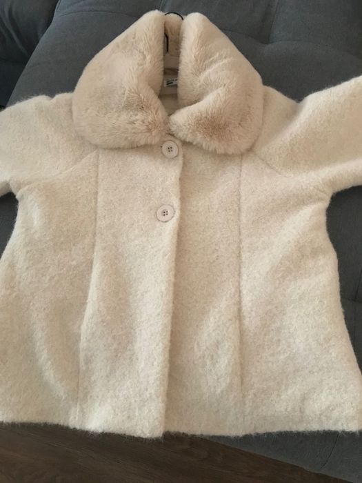 Бежаво ново палто