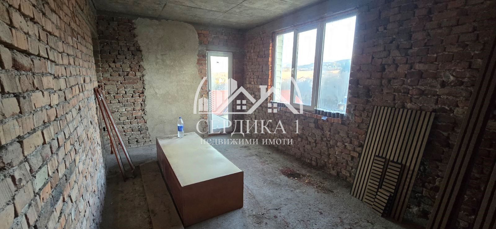 Етаж от къща в София, област-с.Мало Бучино