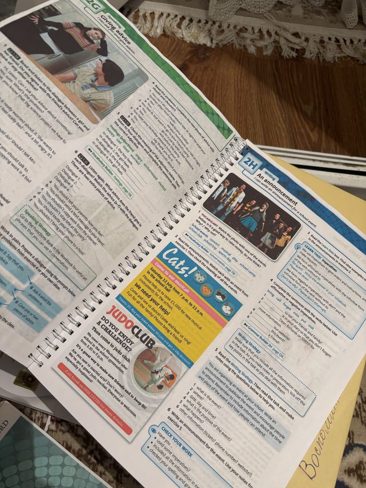 Solutions Elementary Third Edition — учебник и рабочая тетрадь