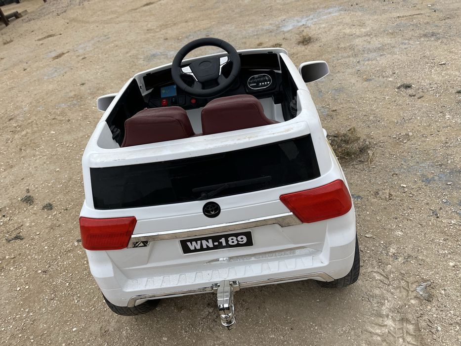 Машина детское бушные все кнопкый работает хорошо