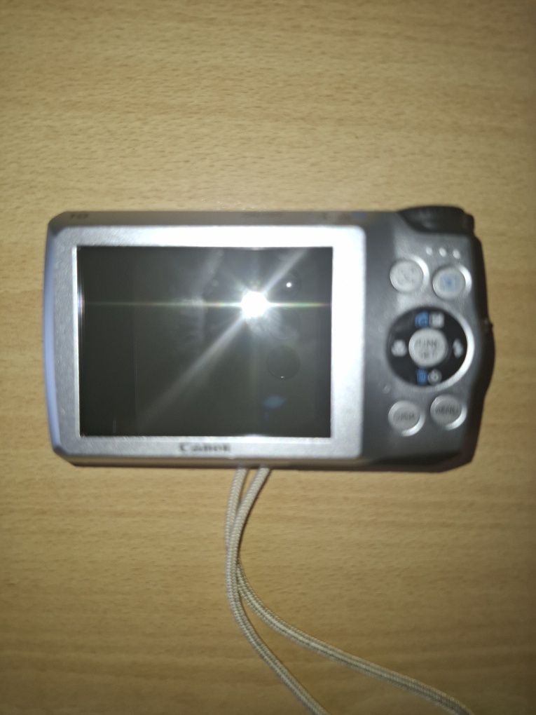 Компактен дигитален фотоапарат камера  CANON Powershot 3200is