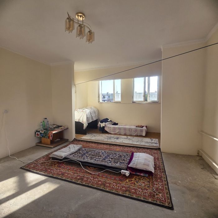 Юнусобод 4кв 2/4/4 Сотилади